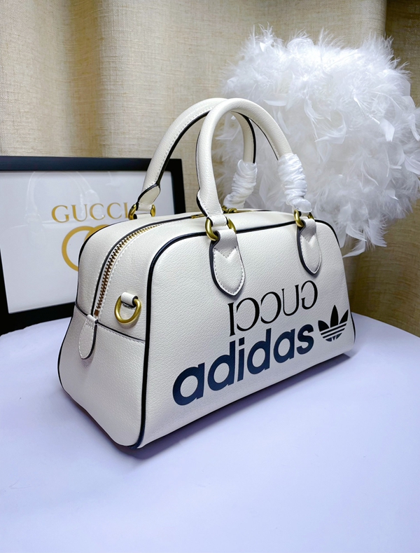 激安グッチバッグコピー側面デザイン